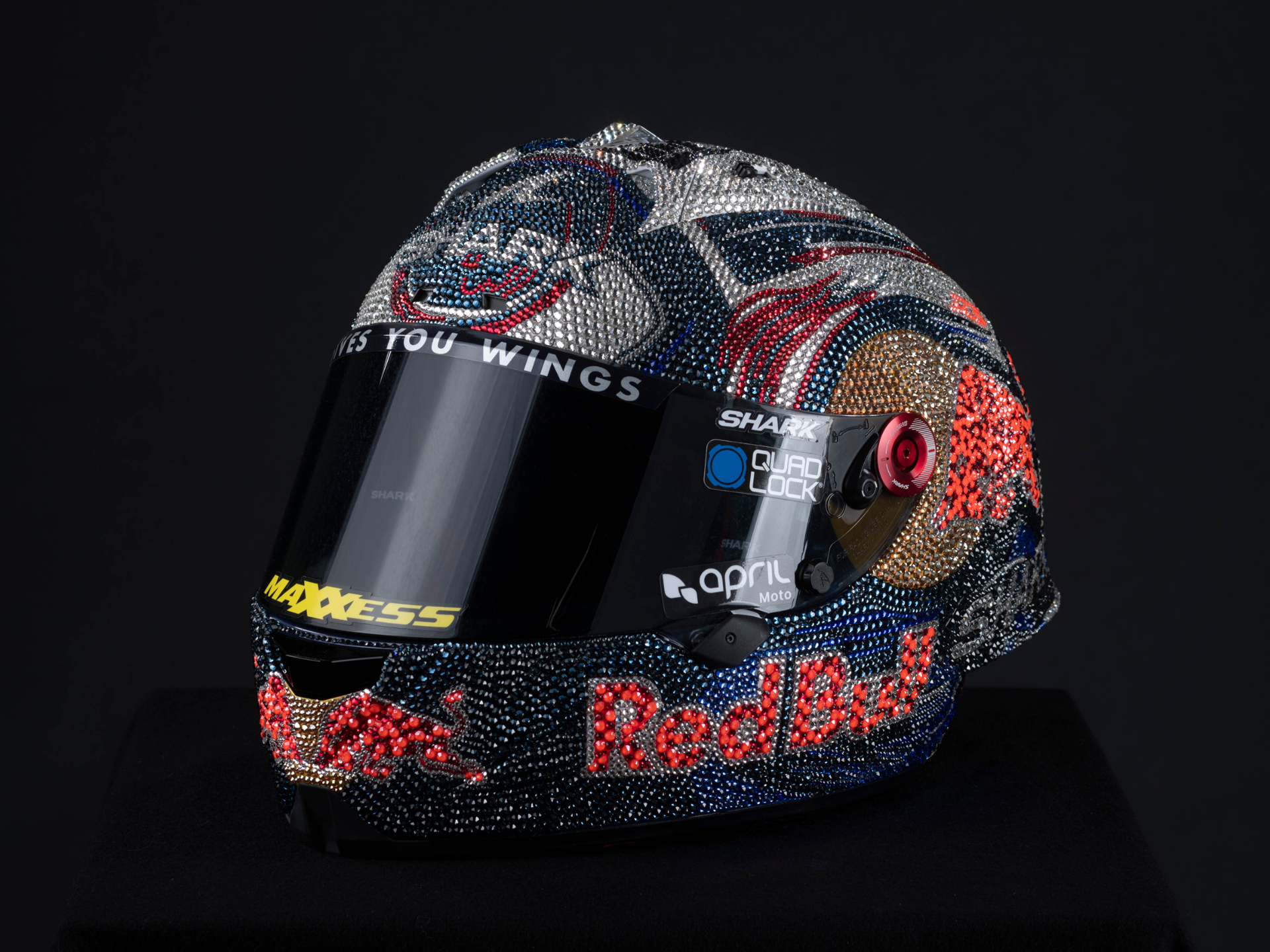 zarco casco Swarovski, foto tre quarti

